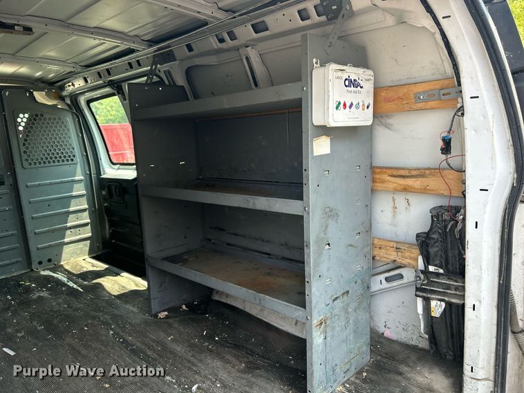 image for item DR4732 2015 GMC Savana G2500  van