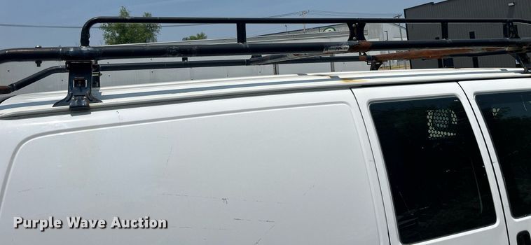 image for item DR4732 2015 GMC Savana G2500  van