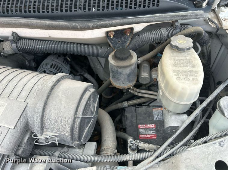 image for item DR4732 2015 GMC Savana G2500  van