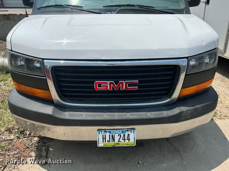 image for item DR4732 2015 GMC Savana G2500  van