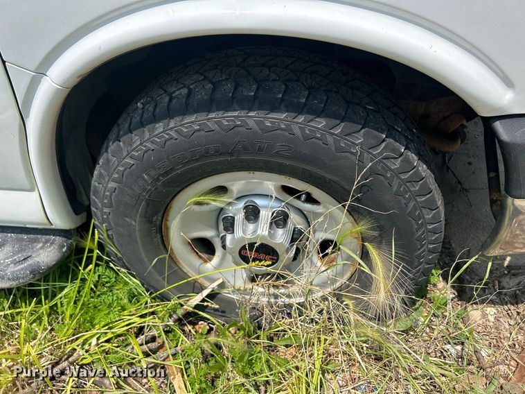 image for item DR4732 2015 GMC Savana G2500  van