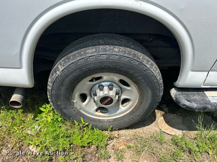 image for item DR4732 2015 GMC Savana G2500  van