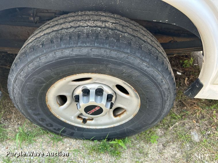 image for item DR4732 2015 GMC Savana G2500  van