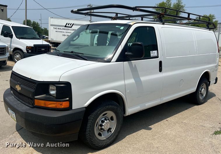 image for item DR4733 2017 Chevrolet Express 2500  van