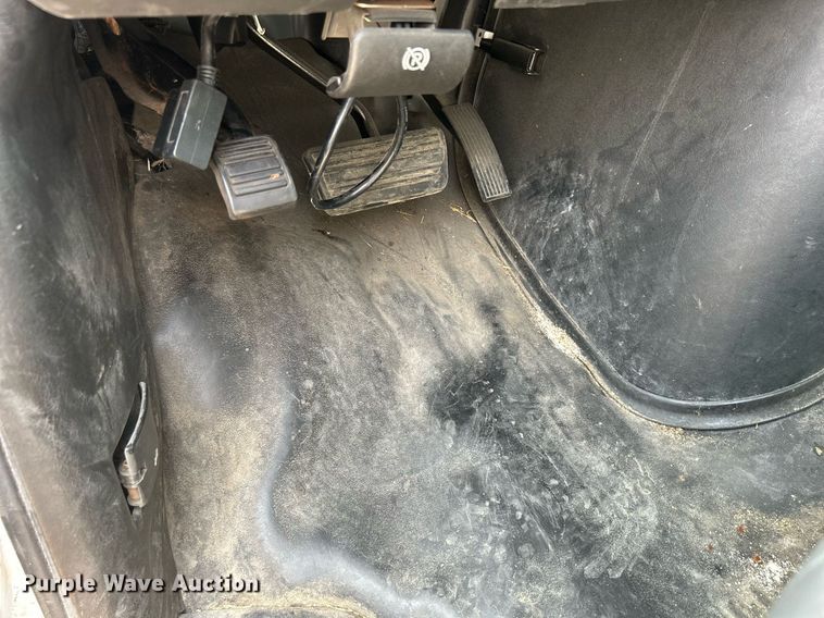 image for item DR4733 2017 Chevrolet Express 2500  van