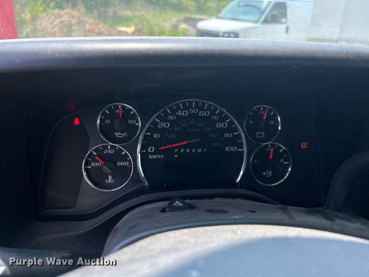 image for item DR4733 2017 Chevrolet Express 2500  van