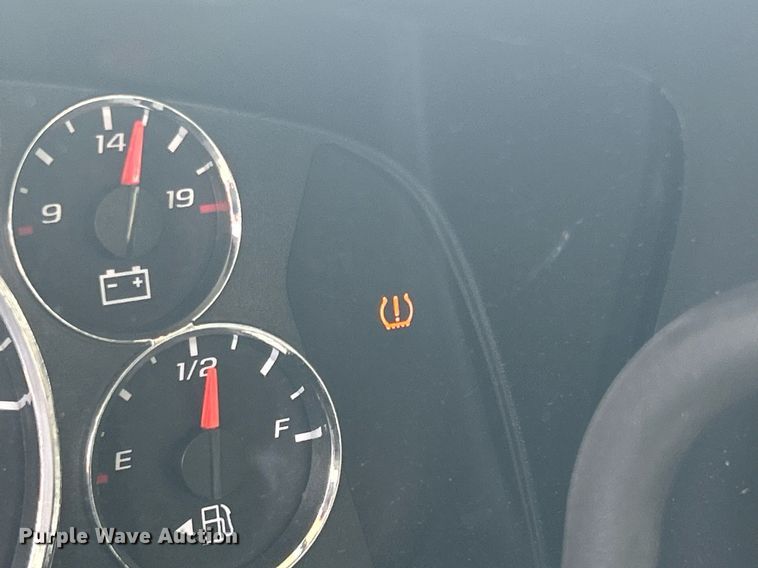 image for item DR4733 2017 Chevrolet Express 2500  van