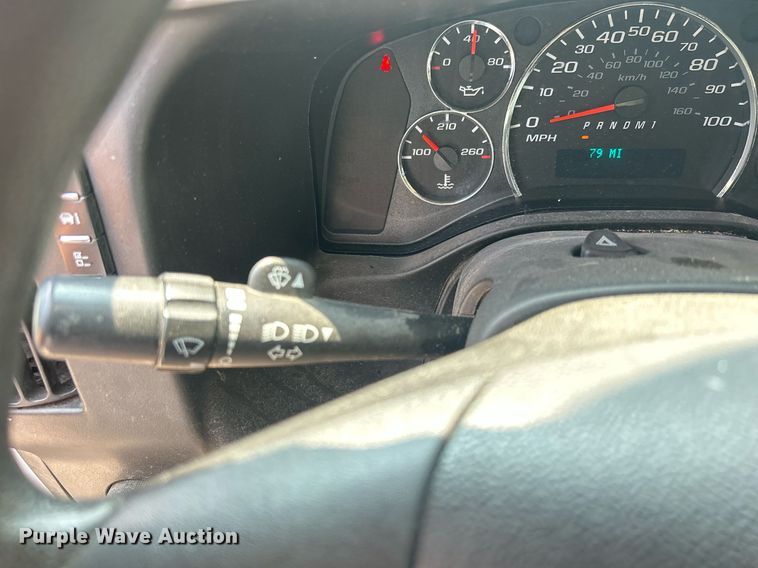 image for item DR4733 2017 Chevrolet Express 2500  van