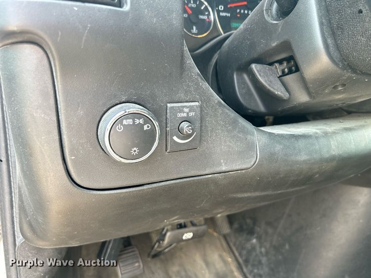 image for item DR4733 2017 Chevrolet Express 2500  van