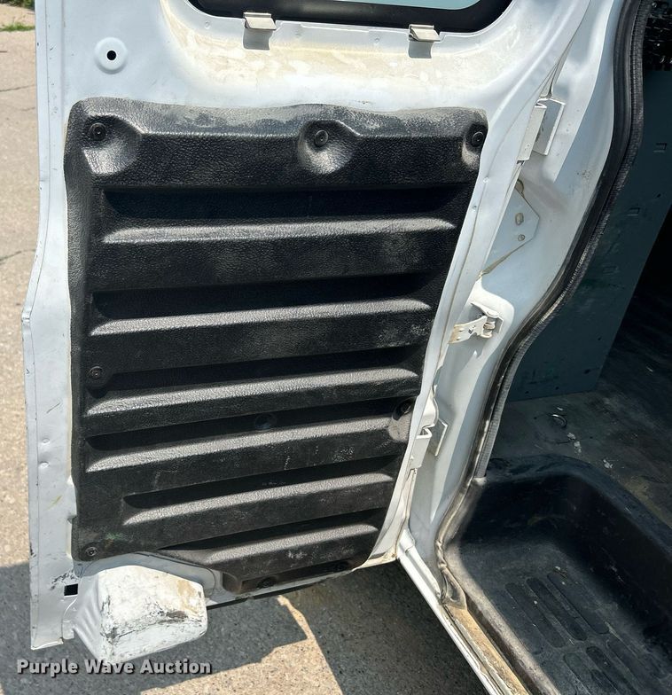 image for item DR4733 2017 Chevrolet Express 2500  van