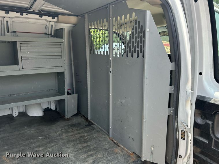 image for item DR4733 2017 Chevrolet Express 2500  van