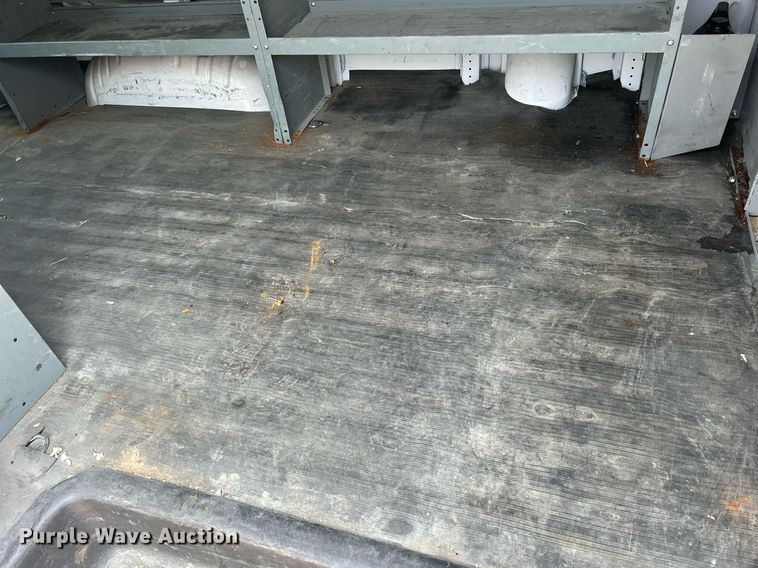 image for item DR4733 2017 Chevrolet Express 2500  van