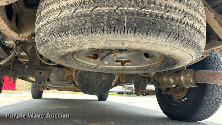 image for item DR4733 2017 Chevrolet Express 2500  van