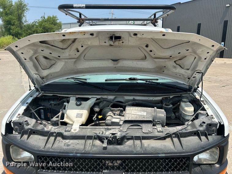 image for item DR4733 2017 Chevrolet Express 2500  van