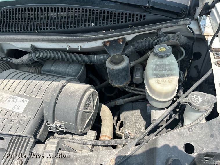 image for item DR4733 2017 Chevrolet Express 2500  van