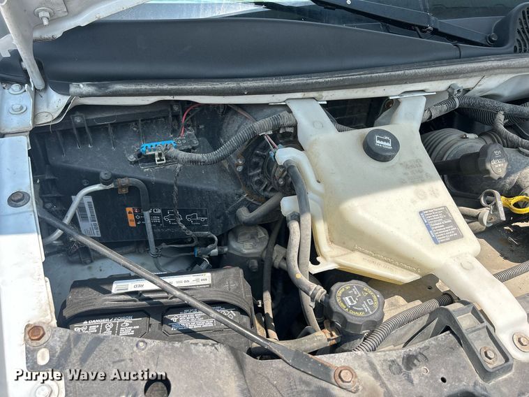 image for item DR4733 2017 Chevrolet Express 2500  van