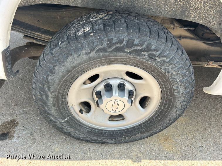 image for item DR4733 2017 Chevrolet Express 2500  van