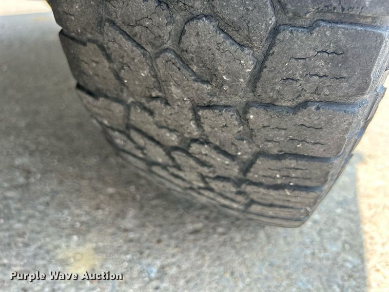 image for item DR4733 2017 Chevrolet Express 2500  van