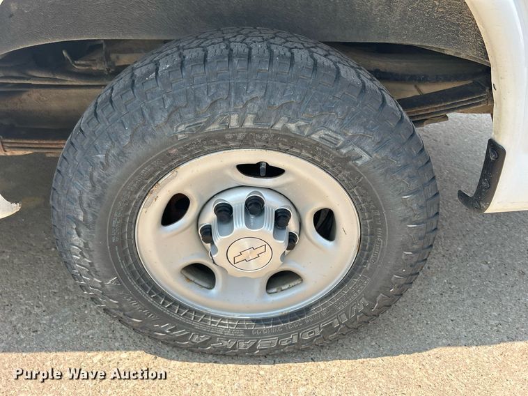 image for item DR4733 2017 Chevrolet Express 2500  van