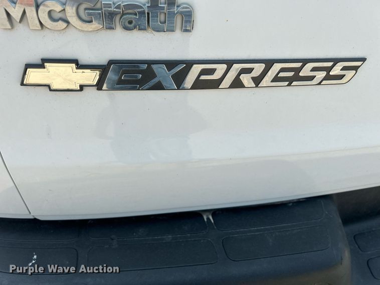 image for item DR4733 2017 Chevrolet Express 2500  van