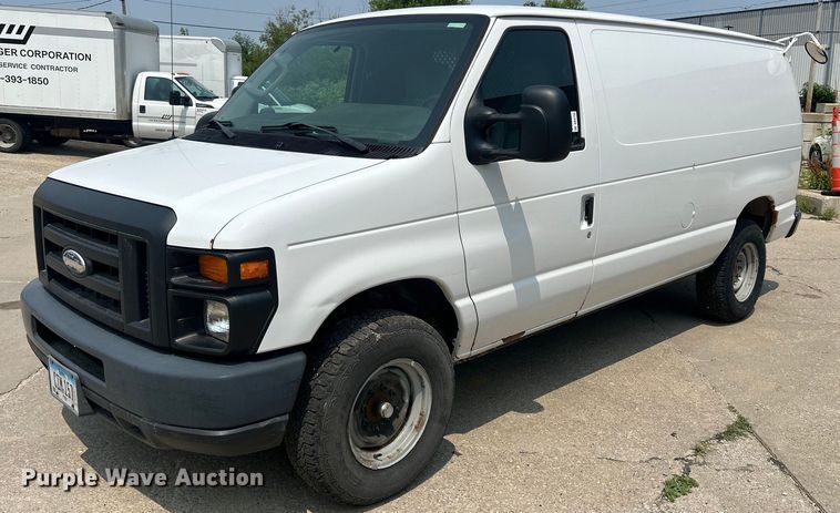 image for item DR4735 2014 Ford E350 Super Duty  van