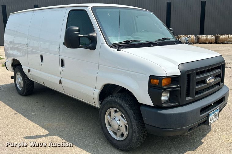 image for item DR4735 2014 Ford E350 Super Duty  van