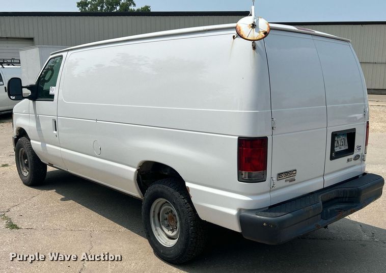image for item DR4735 2014 Ford E350 Super Duty  van
