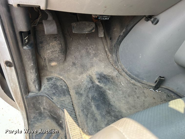 image for item DR4735 2014 Ford E350 Super Duty  van