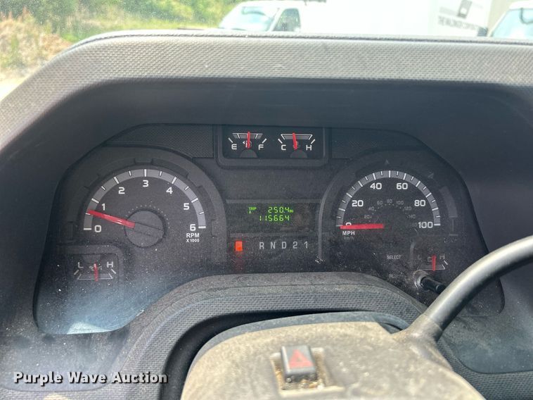 image for item DR4735 2014 Ford E350 Super Duty  van