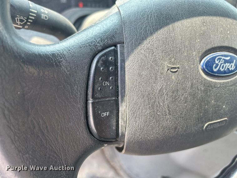 image for item DR4735 2014 Ford E350 Super Duty  van