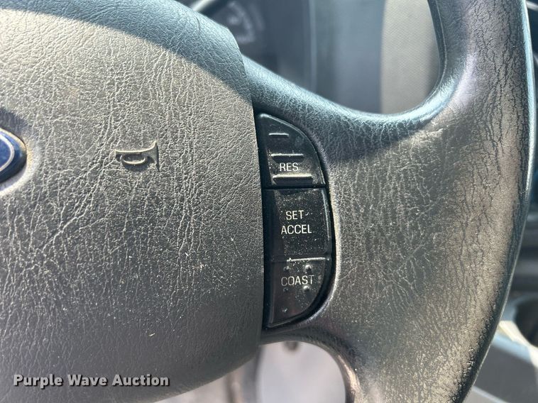 image for item DR4735 2014 Ford E350 Super Duty  van