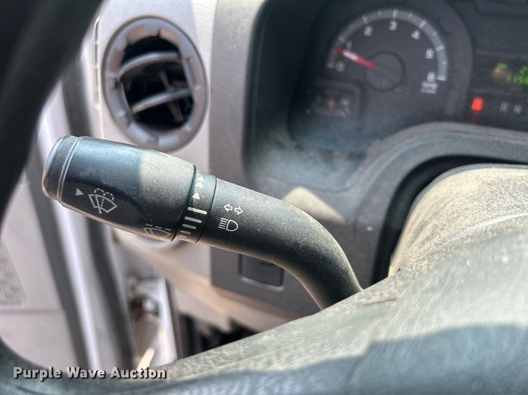 image for item DR4735 2014 Ford E350 Super Duty  van