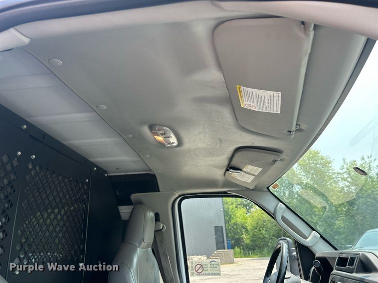 image for item DR4735 2014 Ford E350 Super Duty  van