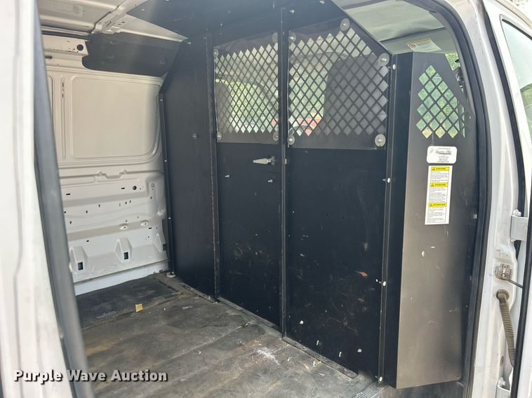 image for item DR4735 2014 Ford E350 Super Duty  van