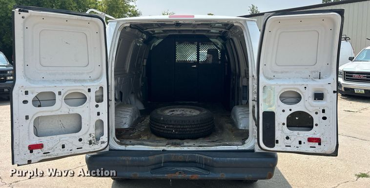 image for item DR4735 2014 Ford E350 Super Duty  van