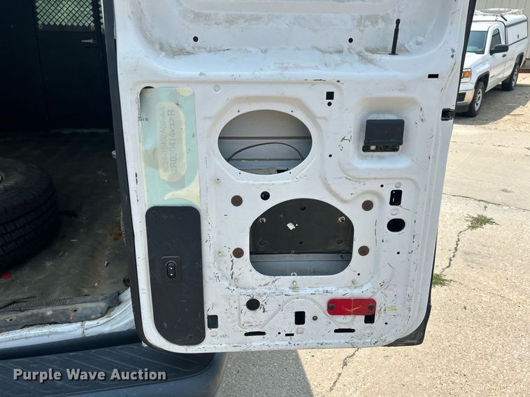 image for item DR4735 2014 Ford E350 Super Duty  van