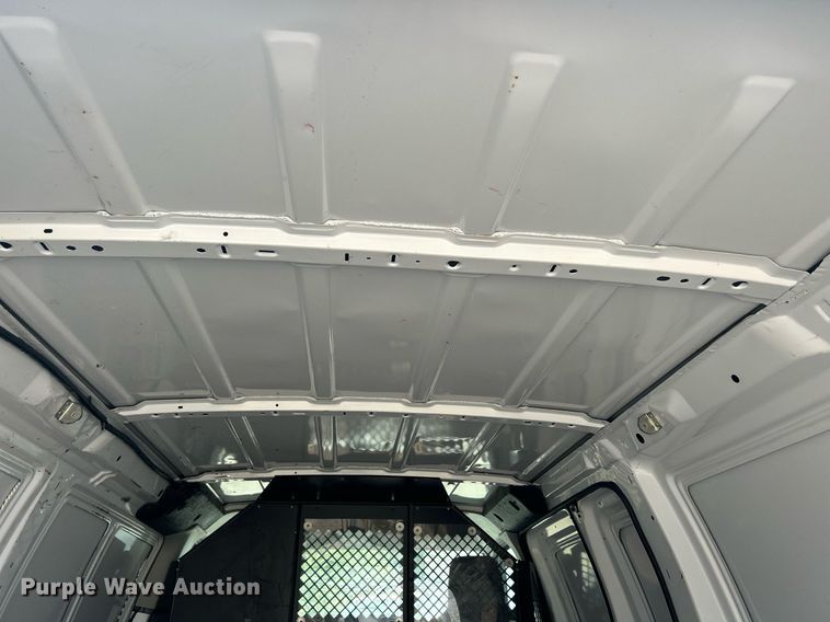 image for item DR4735 2014 Ford E350 Super Duty  van