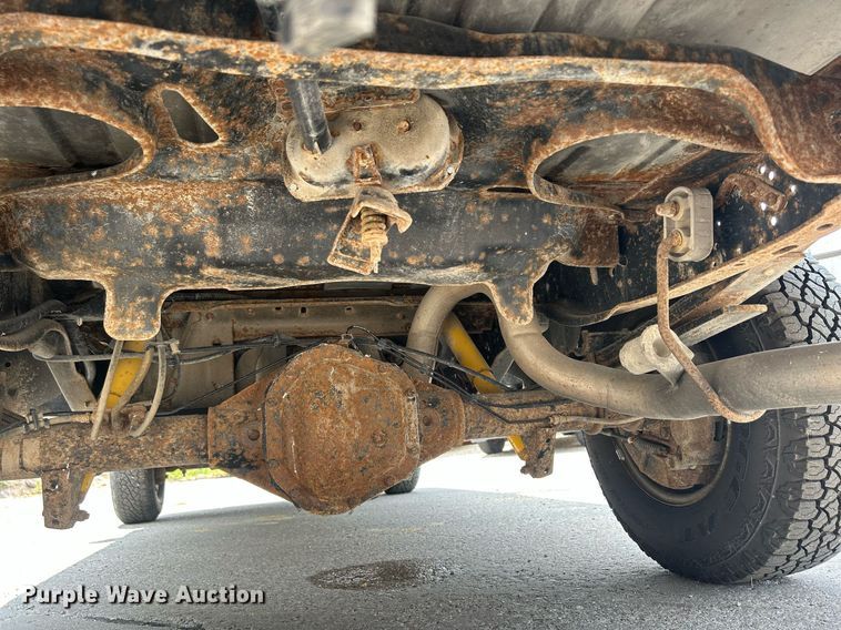 image for item DR4735 2014 Ford E350 Super Duty  van