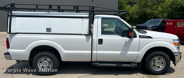 image for item DR4737 2016 Ford F250 Super Duty XL  pickup truck