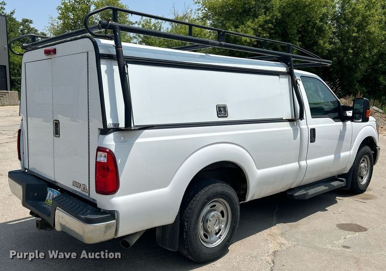 image for item DR4737 2016 Ford F250 Super Duty XL  pickup truck