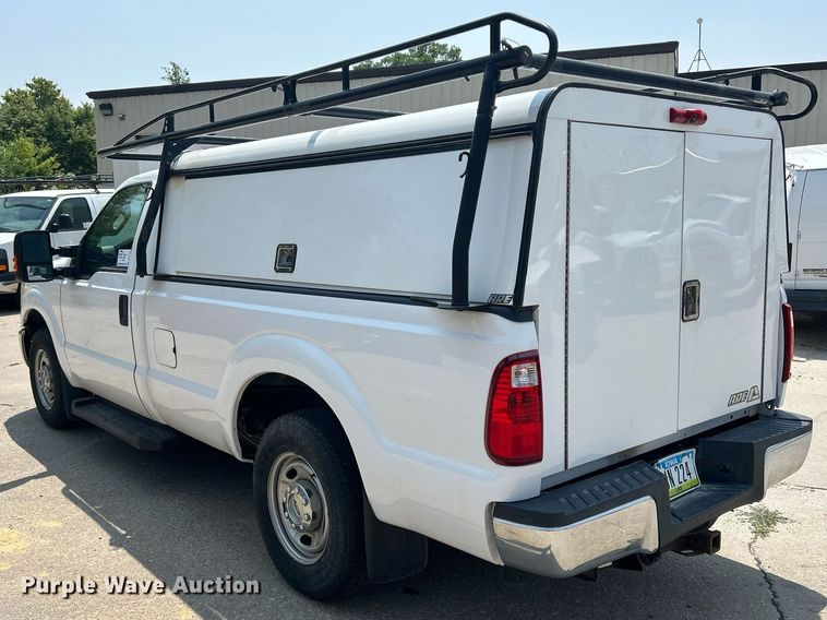 image for item DR4737 2016 Ford F250 Super Duty XL  pickup truck