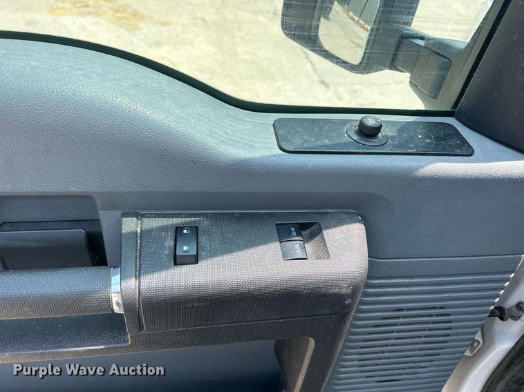 image for item DR4737 2016 Ford F250 Super Duty XL  pickup truck