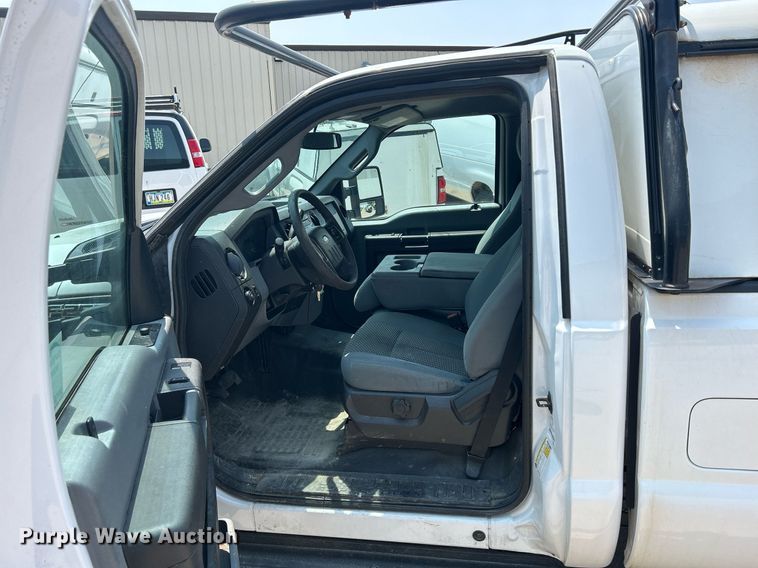 image for item DR4737 2016 Ford F250 Super Duty XL  pickup truck