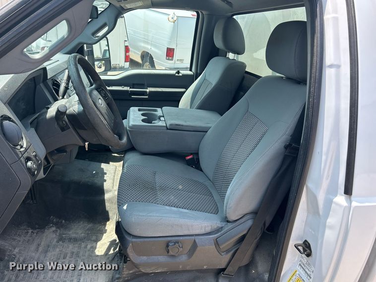 image for item DR4737 2016 Ford F250 Super Duty XL  pickup truck