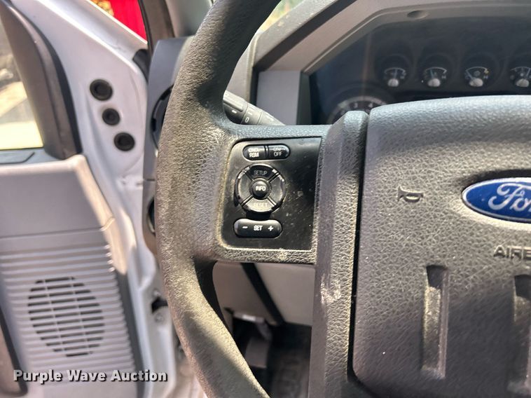 image for item DR4737 2016 Ford F250 Super Duty XL  pickup truck