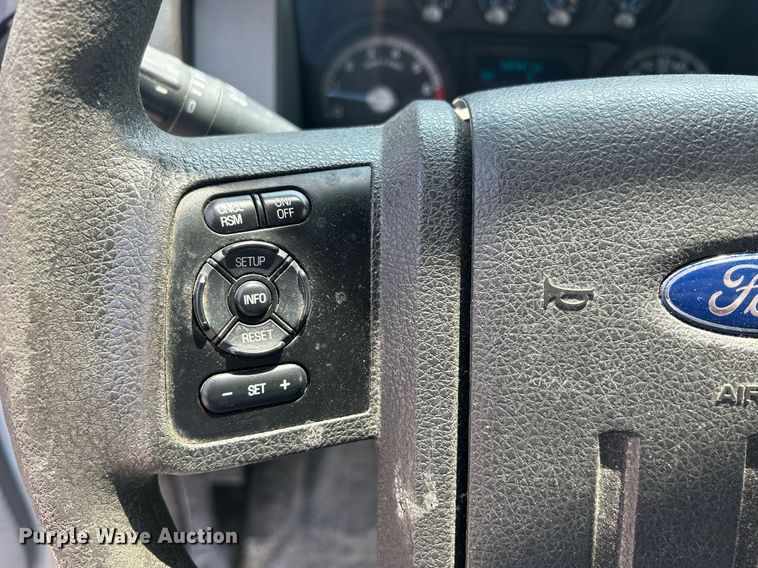 image for item DR4737 2016 Ford F250 Super Duty XL  pickup truck