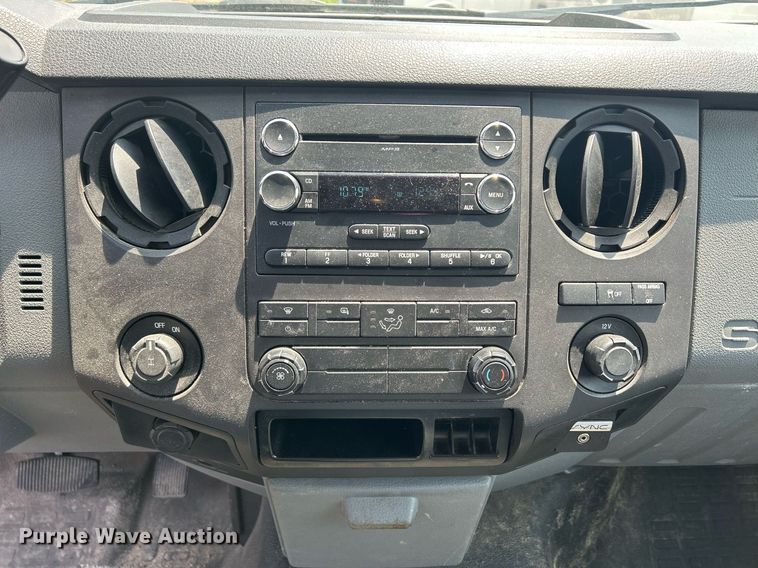 image for item DR4737 2016 Ford F250 Super Duty XL  pickup truck