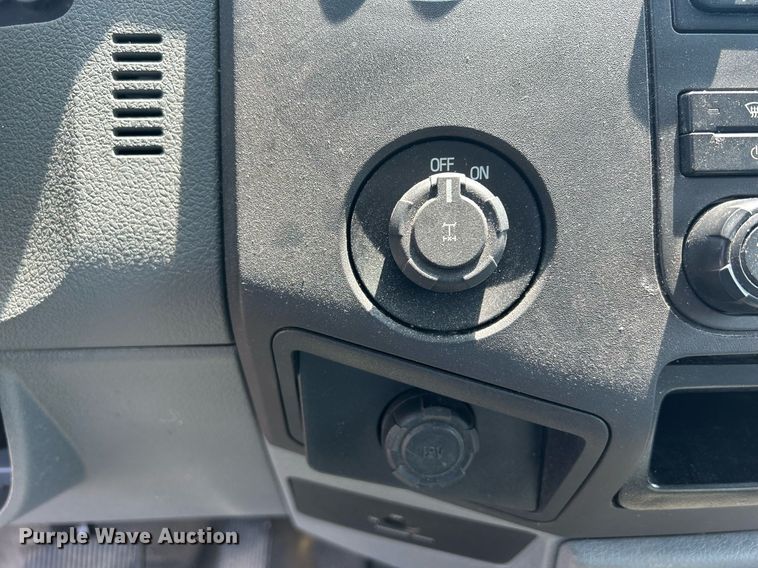 image for item DR4737 2016 Ford F250 Super Duty XL  pickup truck