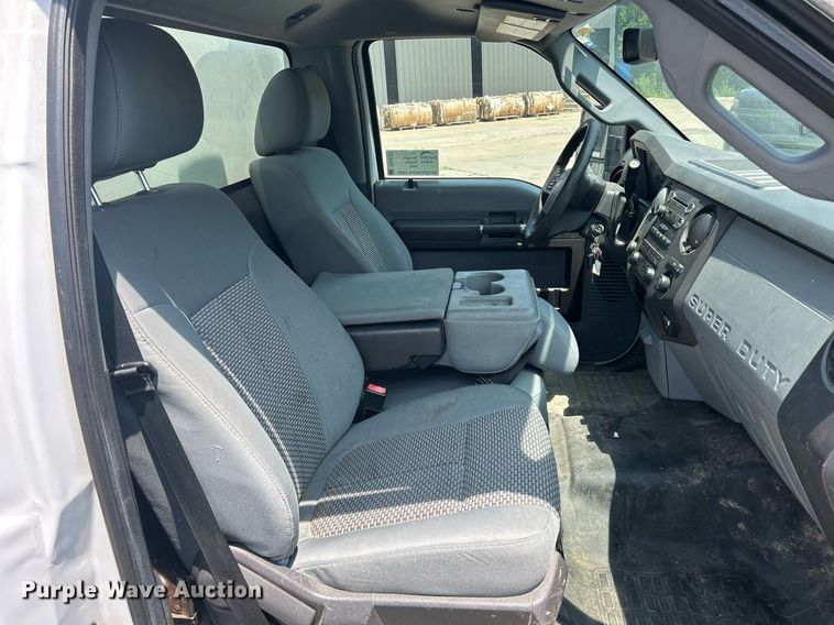 image for item DR4737 2016 Ford F250 Super Duty XL  pickup truck