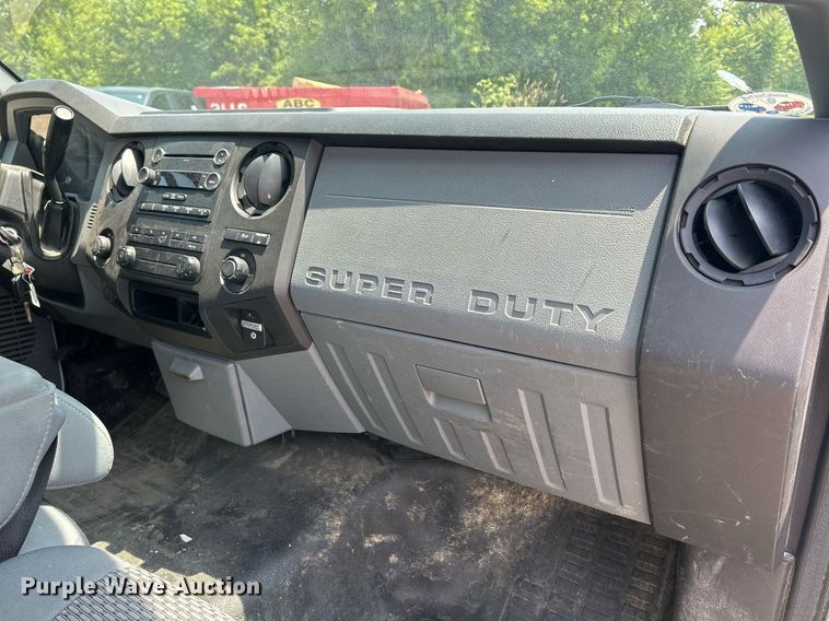 image for item DR4737 2016 Ford F250 Super Duty XL  pickup truck